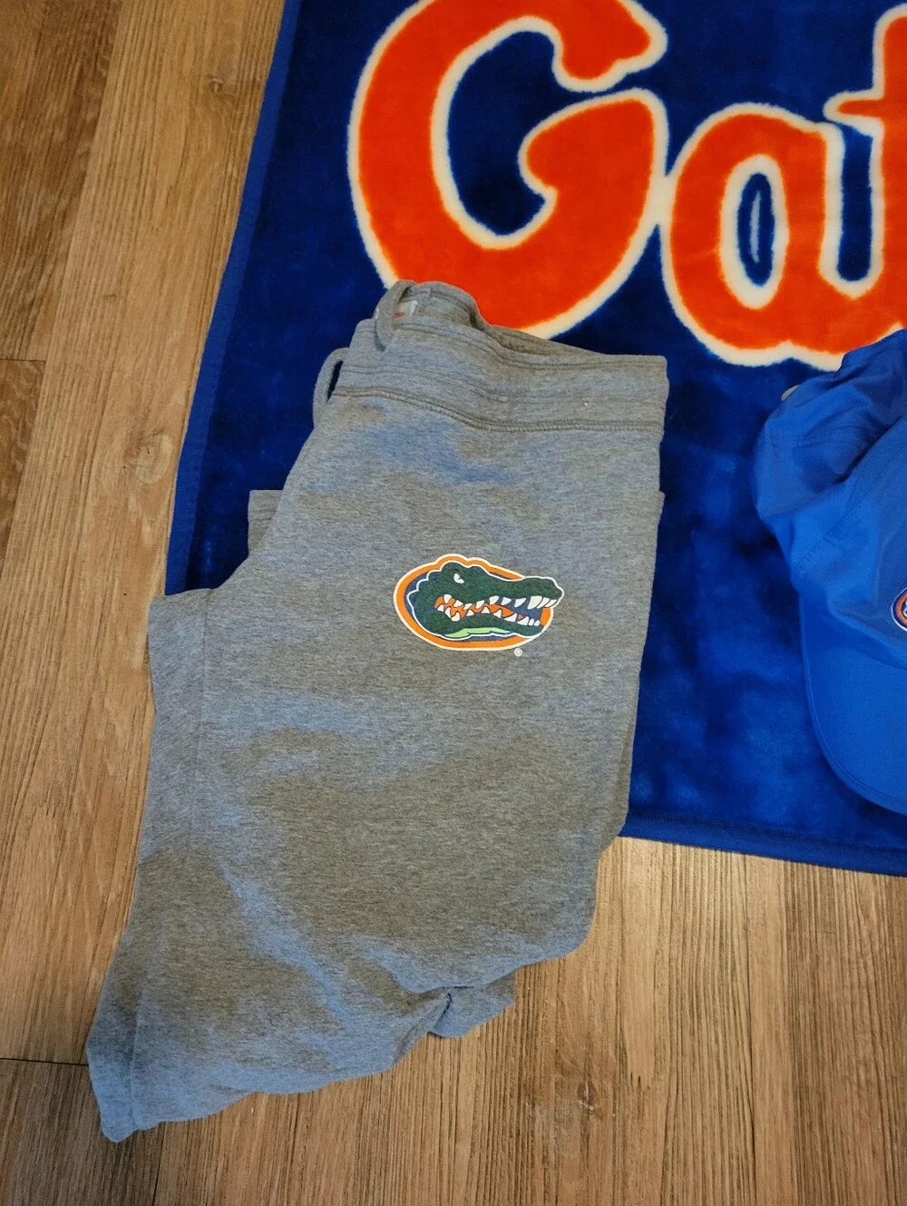 Florida Gators Team Blanket with Logo - Blue & Orange Combo 2 Hats 1 Sweatpants